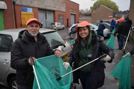 University of Bolton students brave rain to pick up litter and help ...