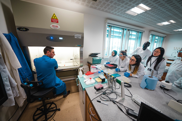 Why Biomedical Science is a Worthwhile Degree! 